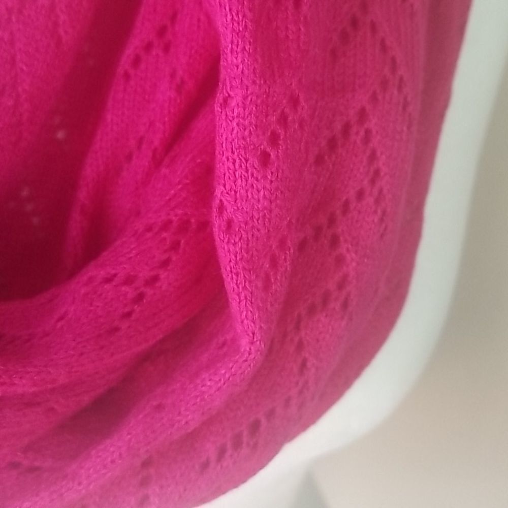 Machine knitted scarf. - Picture 2 of 4